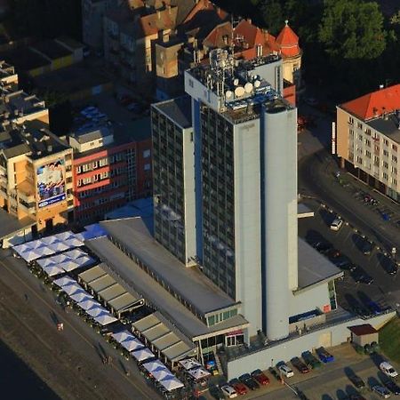 Hotel Osijek Exteriör bild