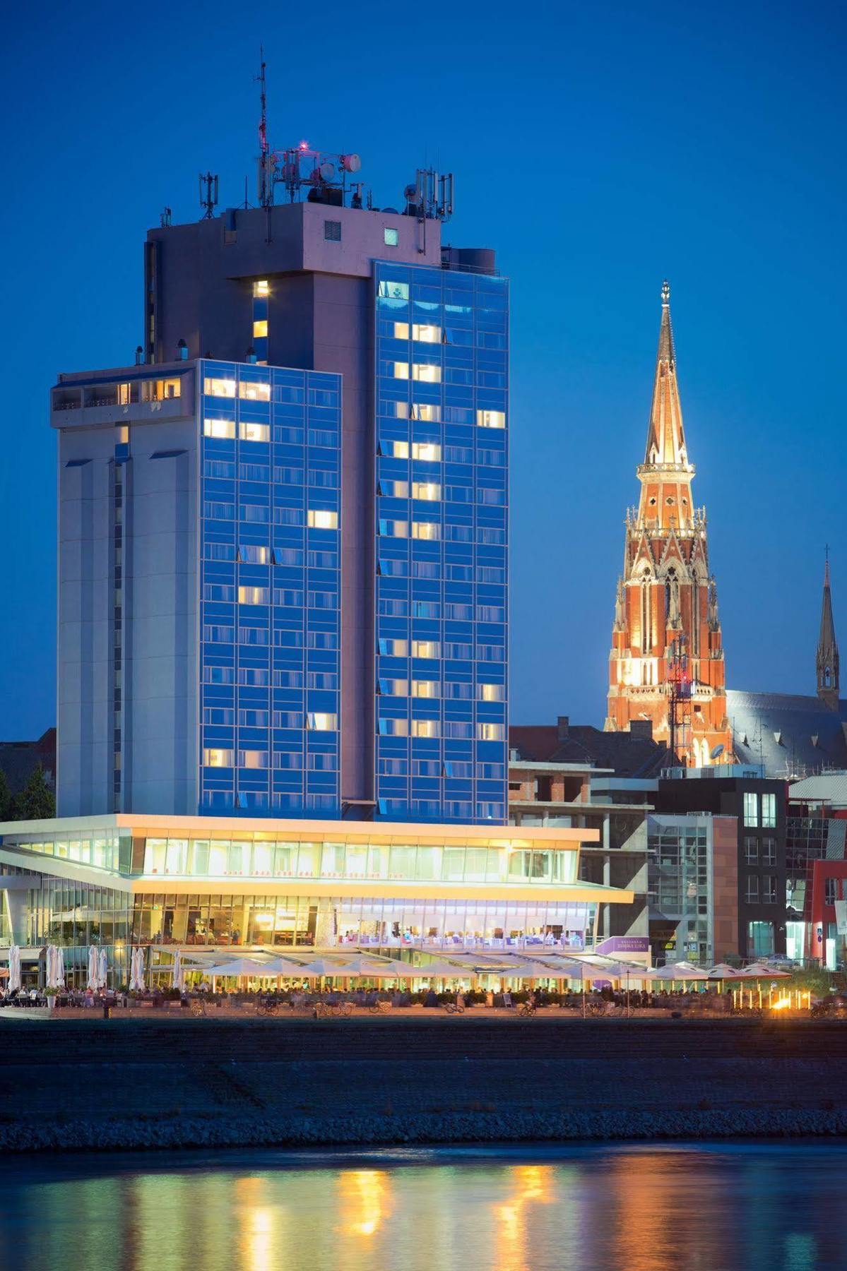 Hotel Osijek Exteriör bild