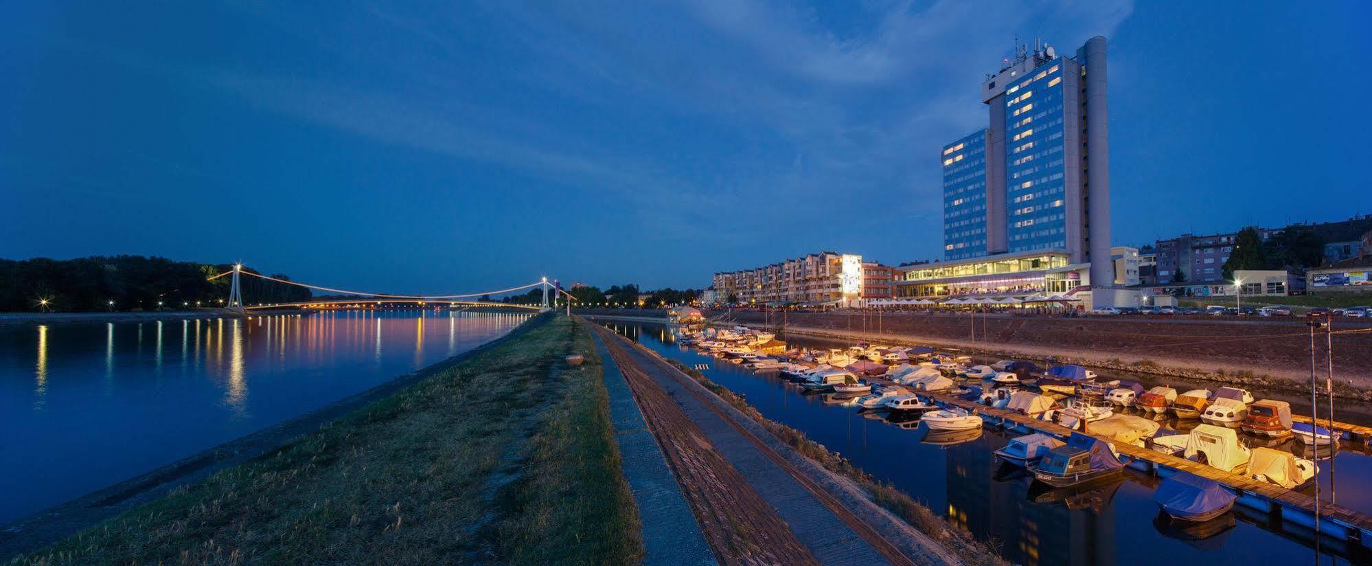 Hotel Osijek Exteriör bild