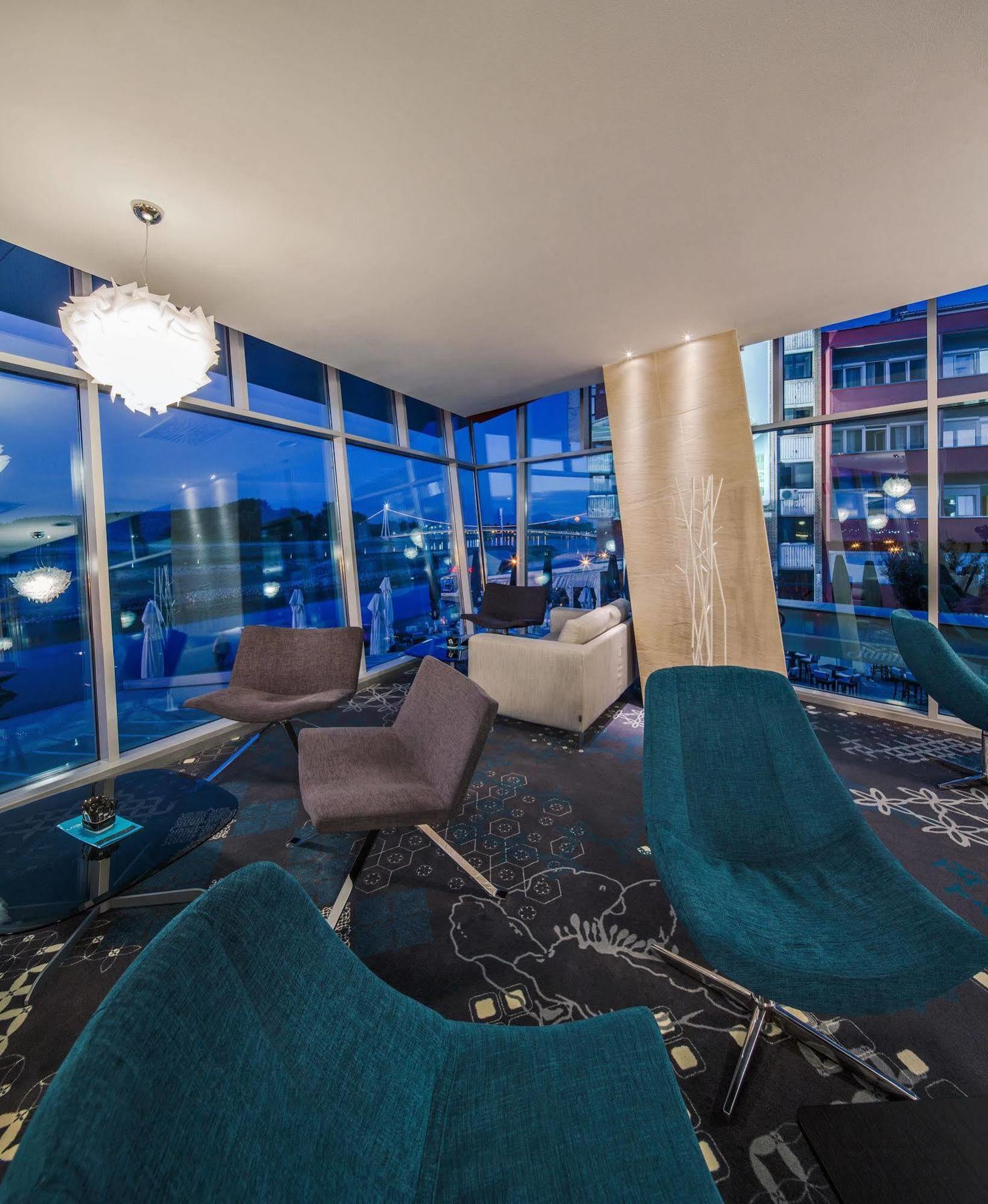 Hotel Osijek Exteriör bild